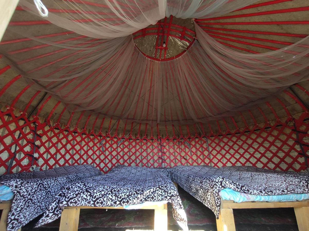 Yurt Camp Ali-Nur At Lake Song-Kol Юрточный Лагерь Али-Нур Озеро Сон-Куль Сон-Куль Кыргызстан Нарын Kyrgyzstan Naryn Exterior photo