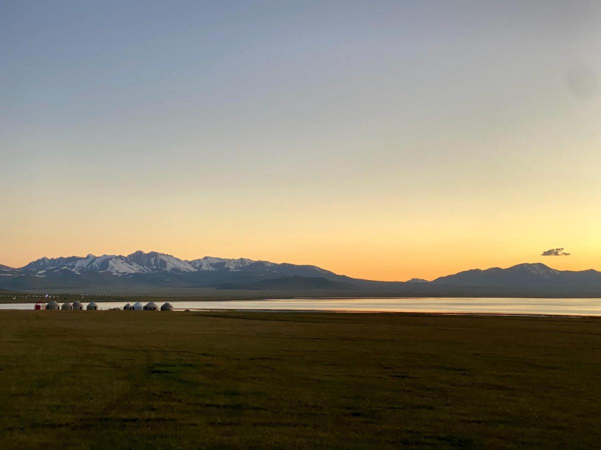 Yurt Camp Ali-Nur At Lake Song-Kol Юрточный Лагерь Али-Нур Озеро Сон-Куль Сон-Куль Кыргызстан Нарын Kyrgyzstan Naryn Exterior photo