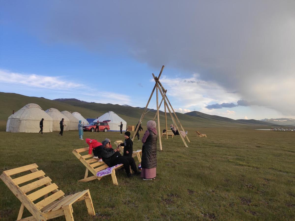 Yurt Camp Ali-Nur At Lake Song-Kol Юрточный Лагерь Али-Нур Озеро Сон-Куль Сон-Куль Кыргызстан Нарын Kyrgyzstan Naryn Exterior photo