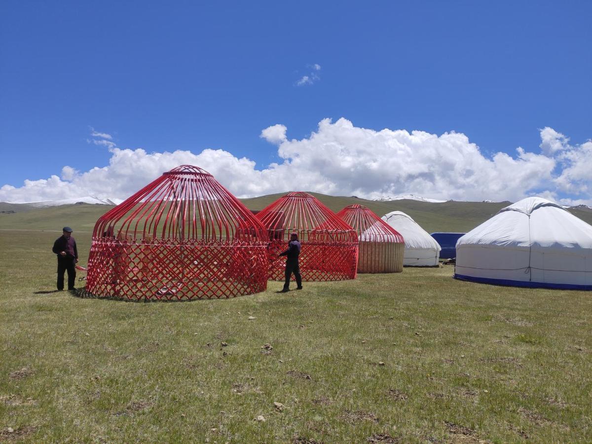 Yurt Camp Ali-Nur At Lake Song-Kol Юрточный Лагерь Али-Нур Озеро Сон-Куль Сон-Куль Кыргызстан Нарын Kyrgyzstan Naryn Exterior photo