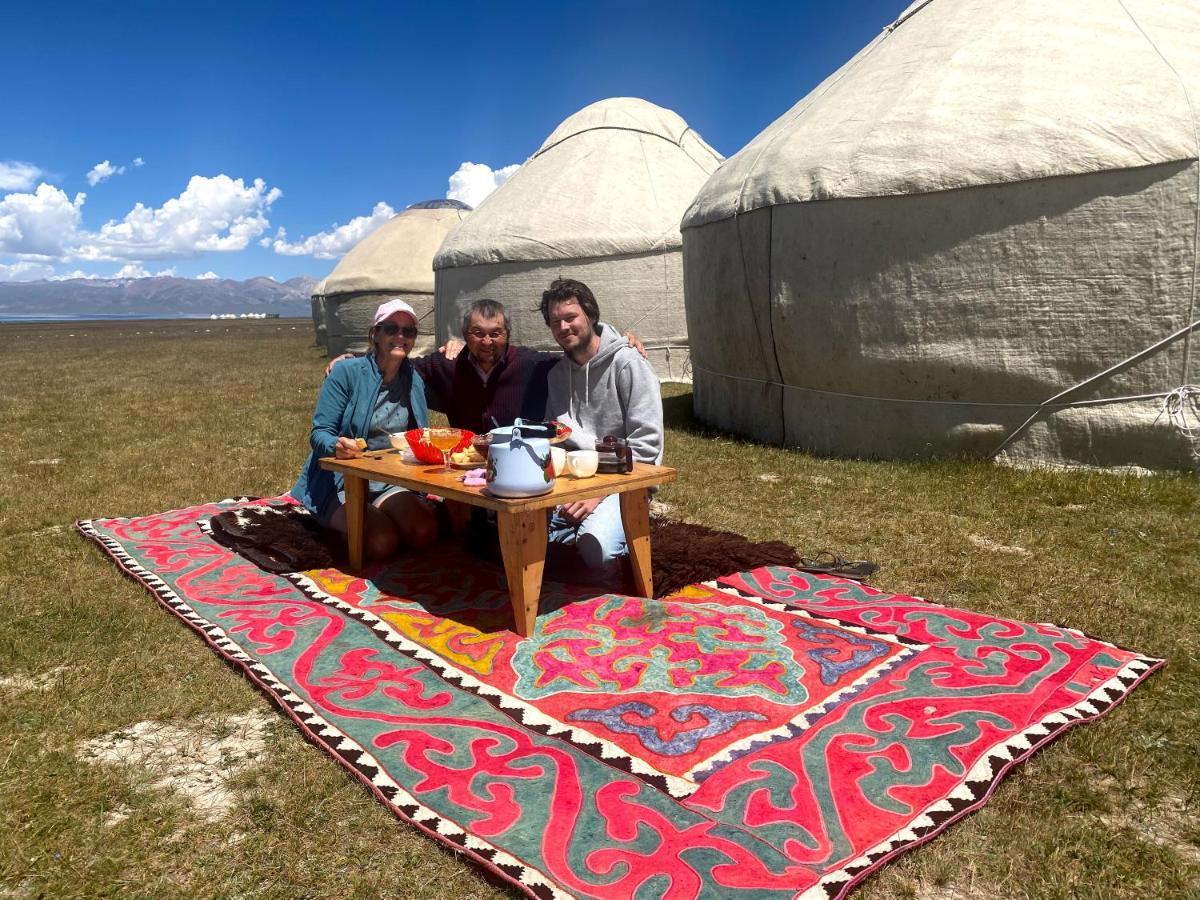 Yurt Camp Ali-Nur At Lake Song-Kol Юрточный Лагерь Али-Нур Озеро Сон-Куль Сон-Куль Кыргызстан Нарын Kyrgyzstan Naryn Exterior photo