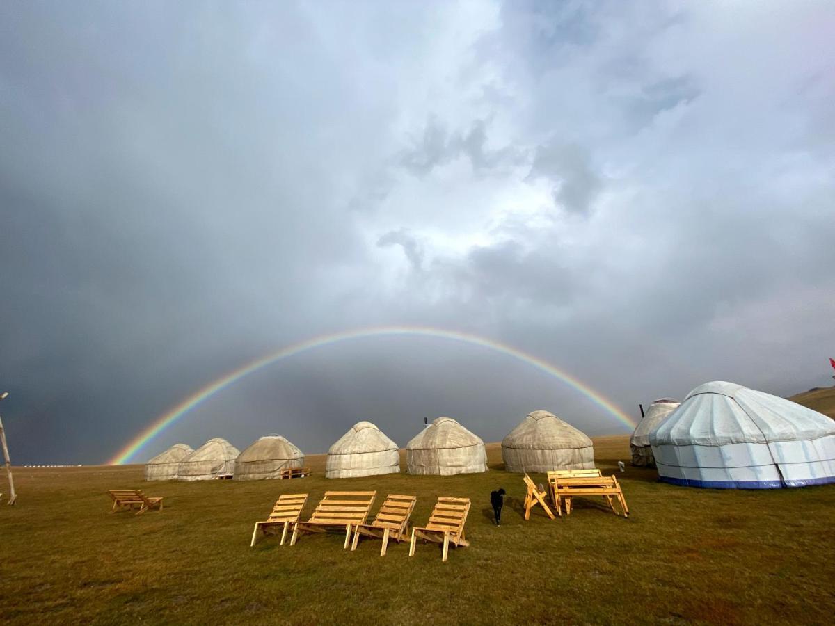 Yurt Camp Ali-Nur At Lake Song-Kol Юрточный Лагерь Али-Нур Озеро Сон-Куль Сон-Куль Кыргызстан Нарын Kyrgyzstan Naryn Exterior photo