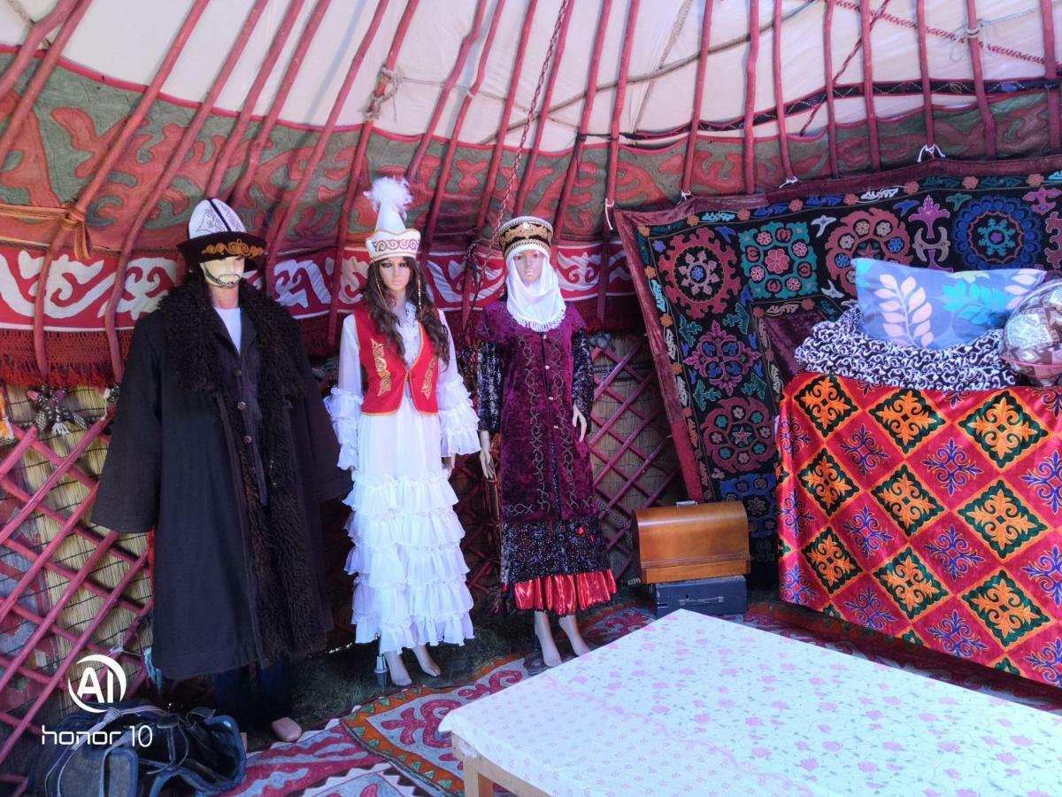 Yurt Camp Ali-Nur At Lake Song-Kol Юрточный Лагерь Али-Нур Озеро Сон-Куль Сон-Куль Кыргызстан Нарын Kyrgyzstan Naryn Exterior photo