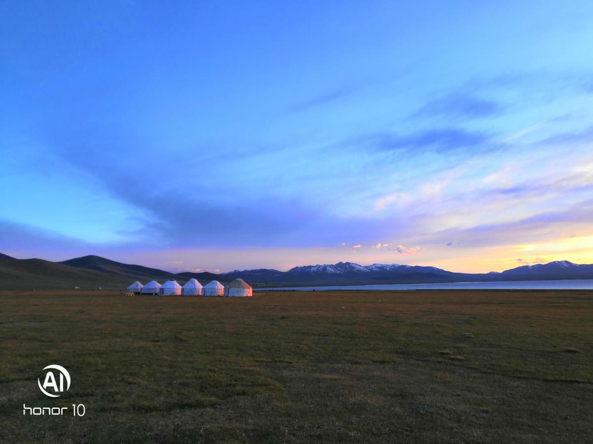 Yurt Camp Ali-Nur At Lake Song-Kol Юрточный Лагерь Али-Нур Озеро Сон-Куль Сон-Куль Кыргызстан Нарын Kyrgyzstan Naryn Exterior photo