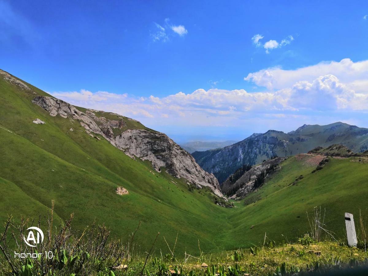 Yurt Camp Ali-Nur At Lake Song-Kol Юрточный Лагерь Али-Нур Озеро Сон-Куль Сон-Куль Кыргызстан Нарын Kyrgyzstan Naryn Exterior photo