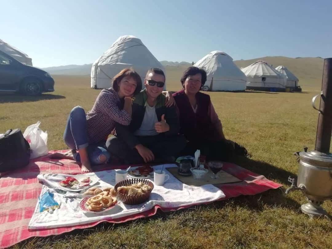 Yurt Camp Ali-Nur At Lake Song-Kol Юрточный Лагерь Али-Нур Озеро Сон-Куль Сон-Куль Кыргызстан Нарын Kyrgyzstan Naryn Exterior photo